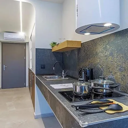 Aura Luxury Suites - Olympiada Seaside Accessible Friendly