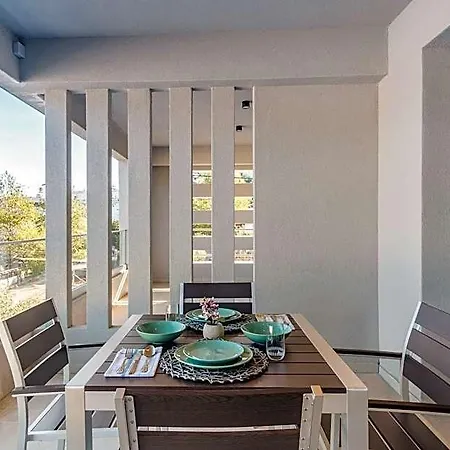 Aura Luxury Suites - Olympiada Seaside Accessible Friendly Hotel