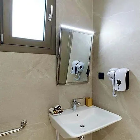 Aura Luxury Suites - Olympiada Seaside Accessible Friendly 4* Ammouliani
