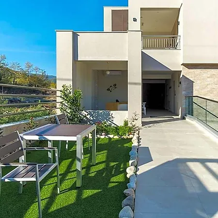 Aura Luxury Suites - Olympiada Seaside Accessible Friendly Ammouliani