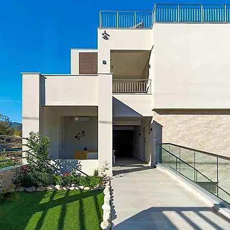 מלון Aura Luxury Suites - Olympiada Seaside Accessible Friendly