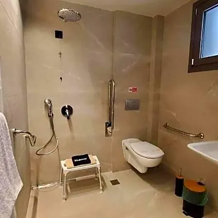 מלון Aura Luxury Suites - Olympiada Seaside Accessible Friendly