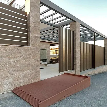 מלון Aura Luxury Suites - Olympiada Seaside Accessible Friendly אמוליאני